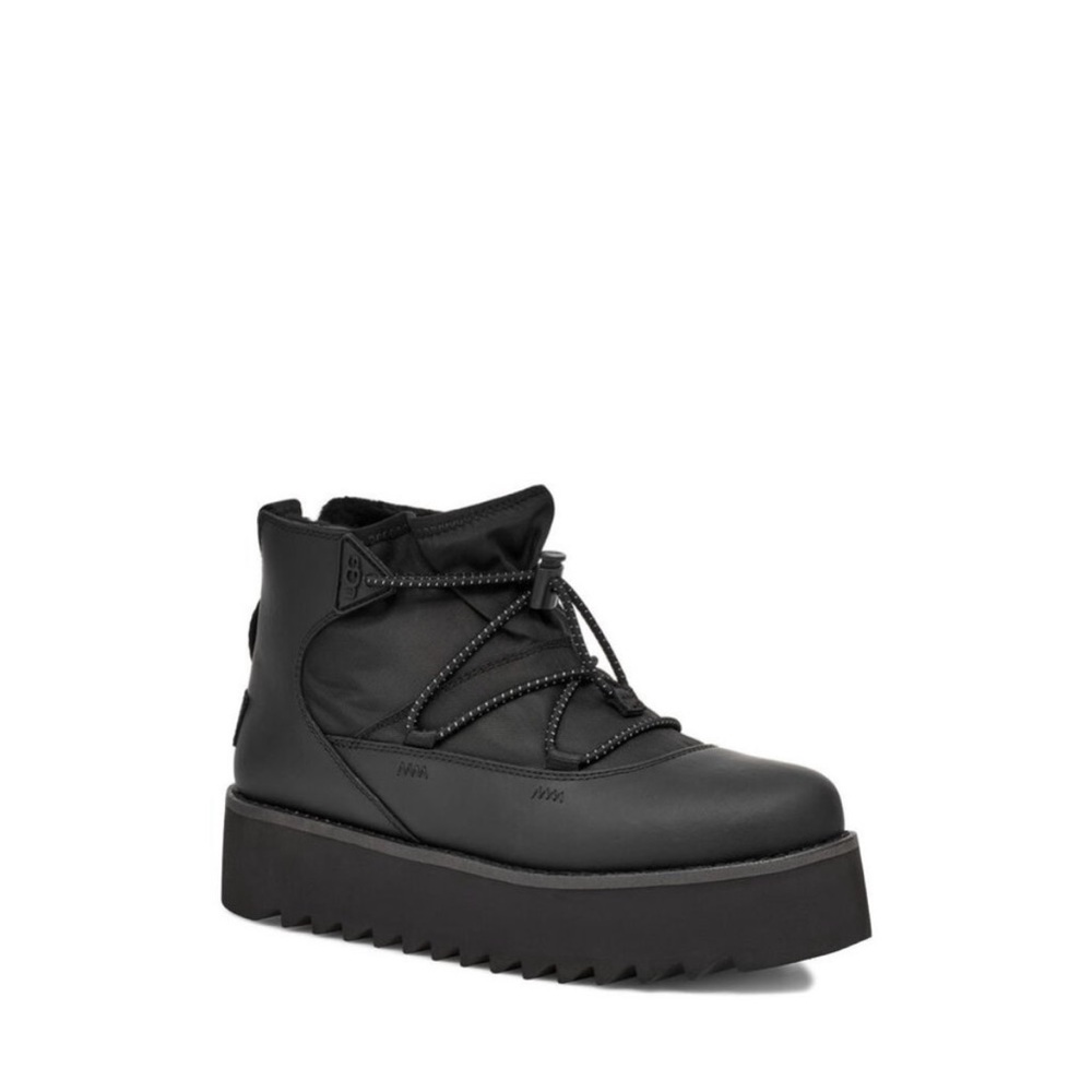 Uggs waterproof boots size 8